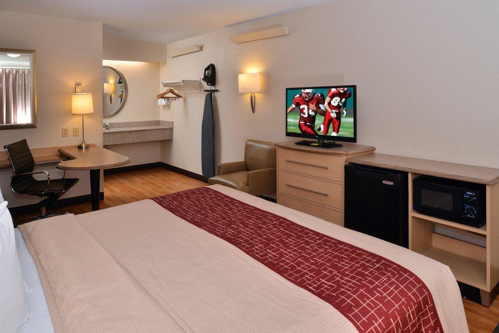 Super 8 By Wyndham Deerfield - Northbrook Otel Dış mekan fotoğraf