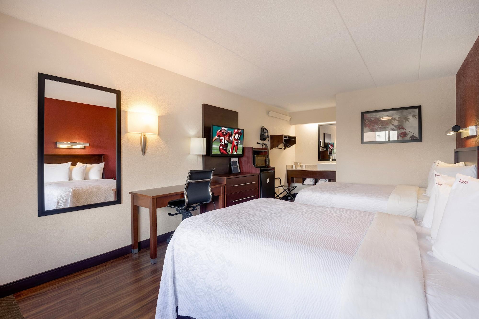 Super 8 By Wyndham Deerfield - Northbrook Otel Dış mekan fotoğraf