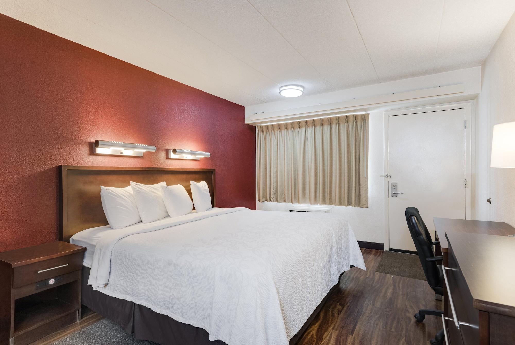 Super 8 By Wyndham Deerfield - Northbrook Otel Dış mekan fotoğraf