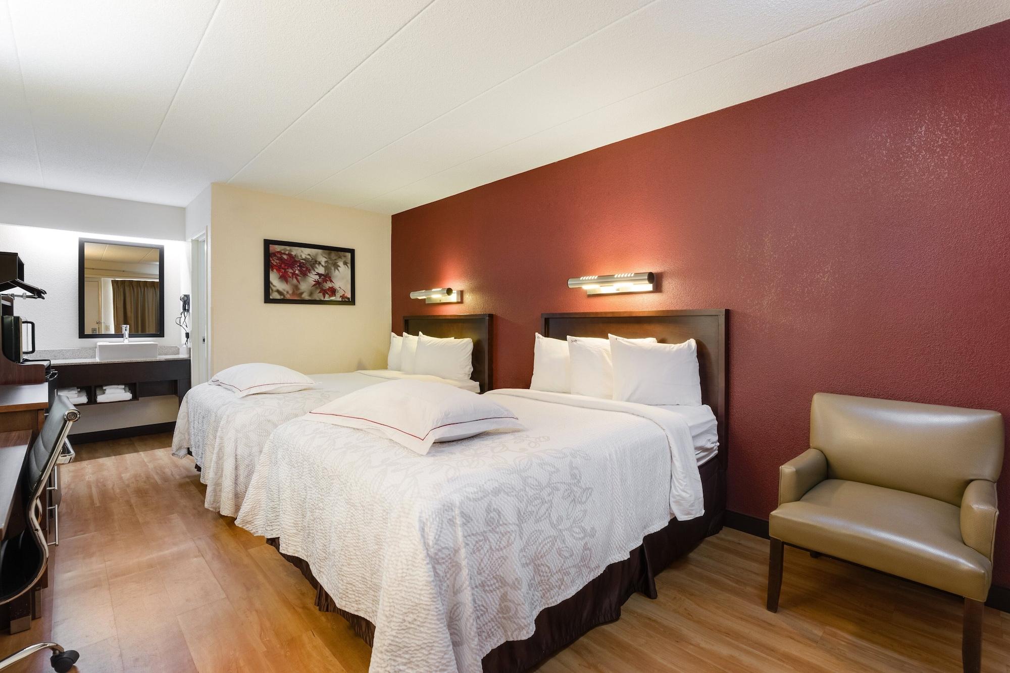 Super 8 By Wyndham Deerfield - Northbrook Otel Dış mekan fotoğraf