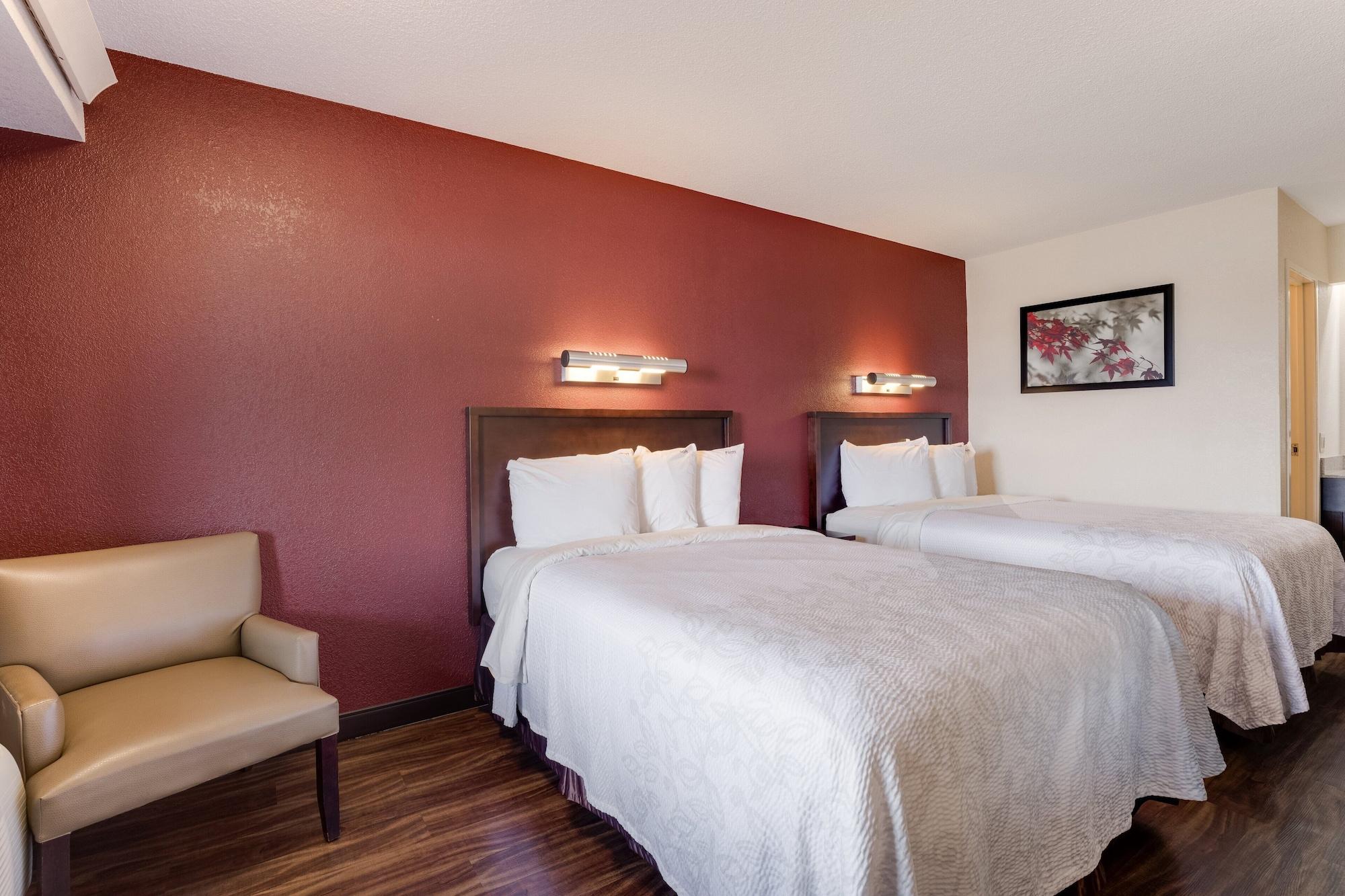 Super 8 By Wyndham Deerfield - Northbrook Otel Dış mekan fotoğraf