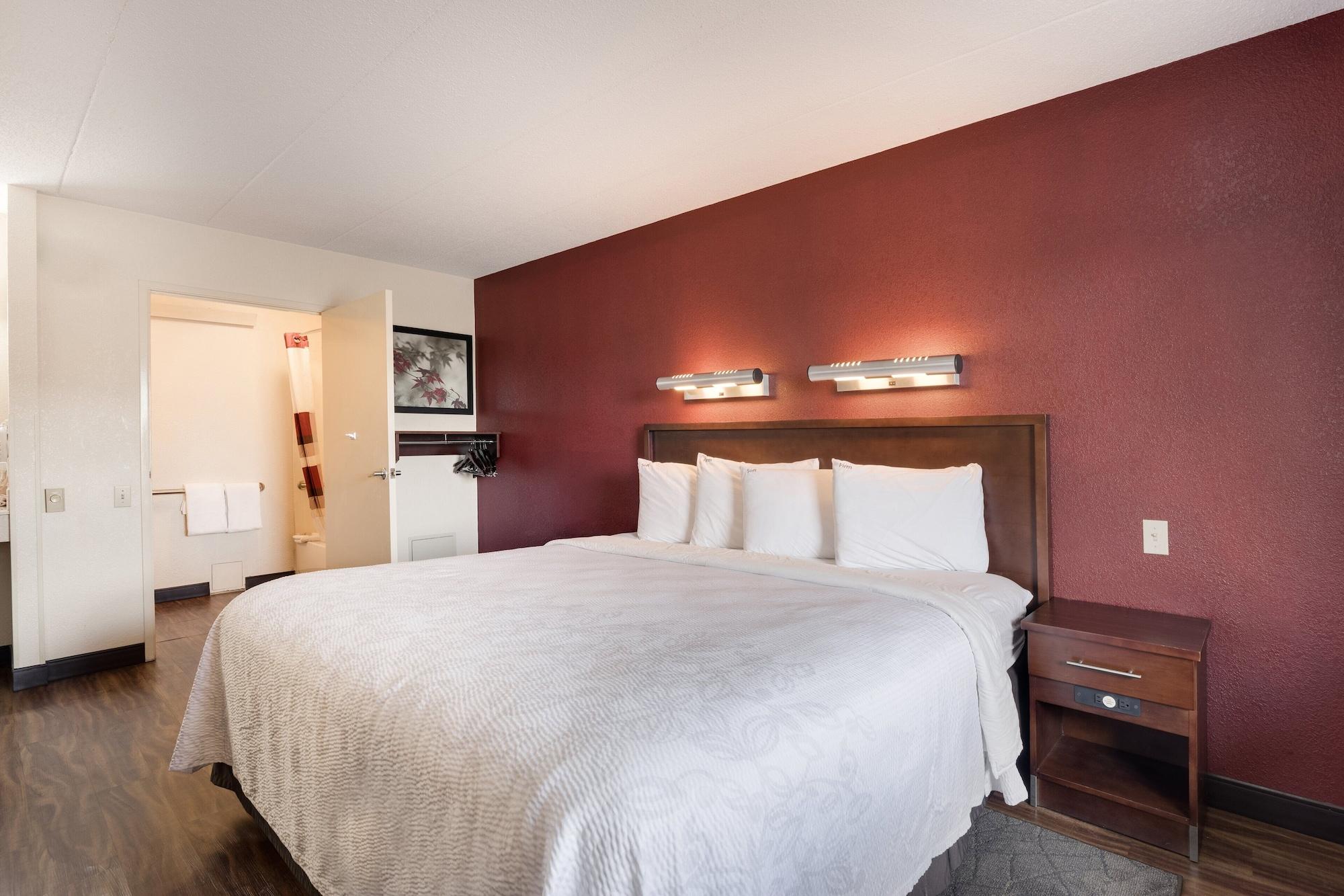 Super 8 By Wyndham Deerfield - Northbrook Otel Dış mekan fotoğraf