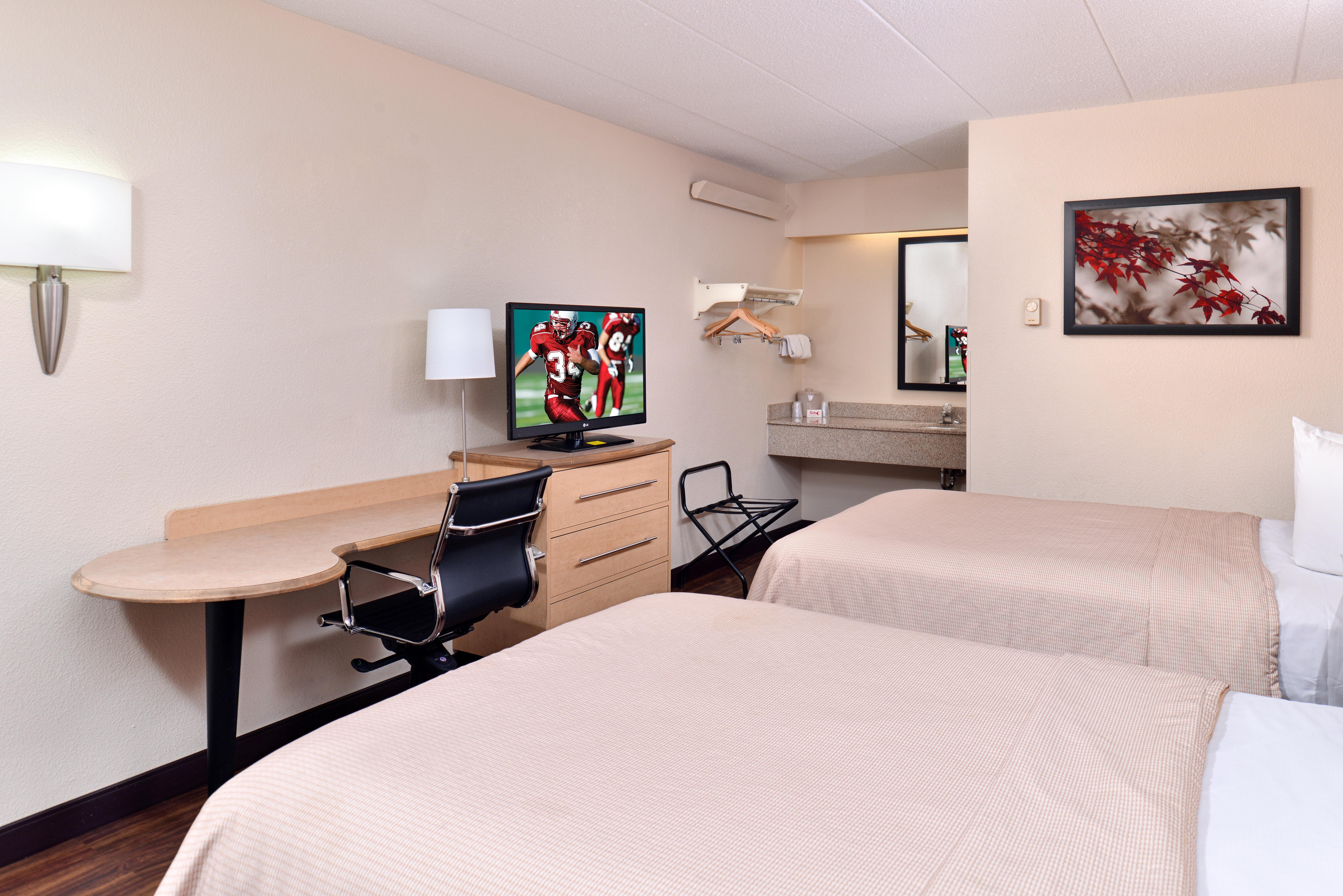 Super 8 By Wyndham Deerfield - Northbrook Otel Dış mekan fotoğraf