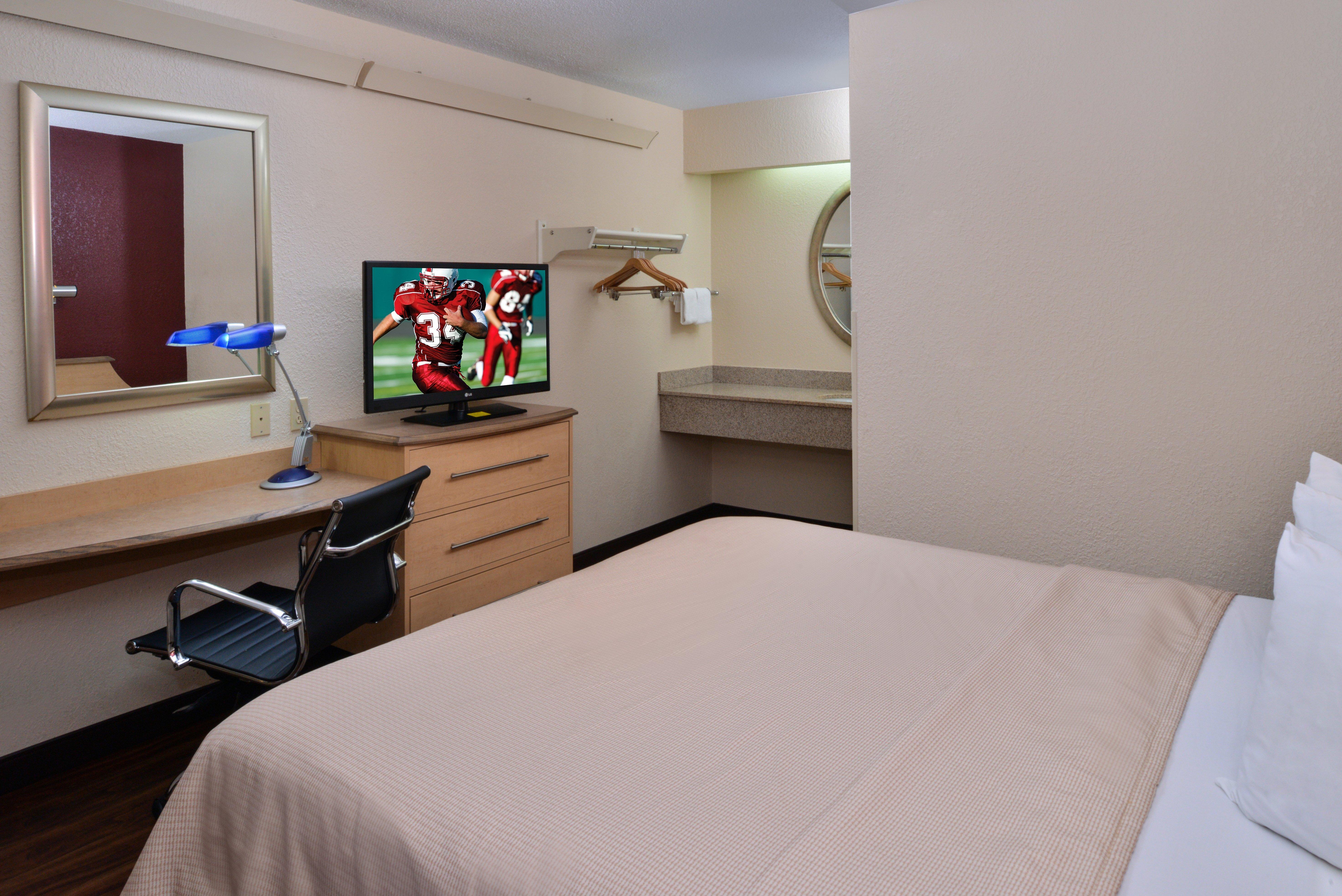 Super 8 By Wyndham Deerfield - Northbrook Otel Dış mekan fotoğraf