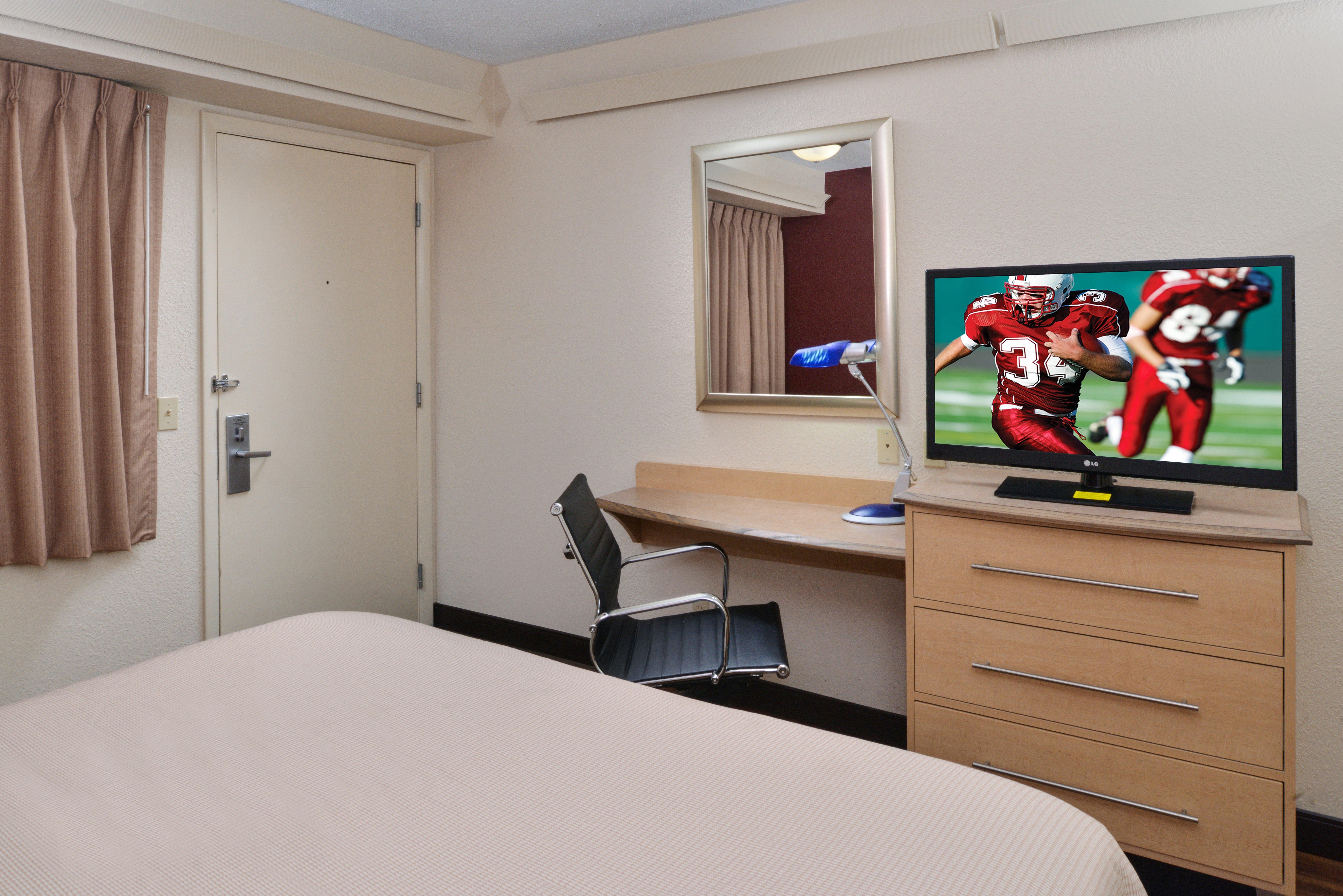 Super 8 By Wyndham Deerfield - Northbrook Otel Dış mekan fotoğraf