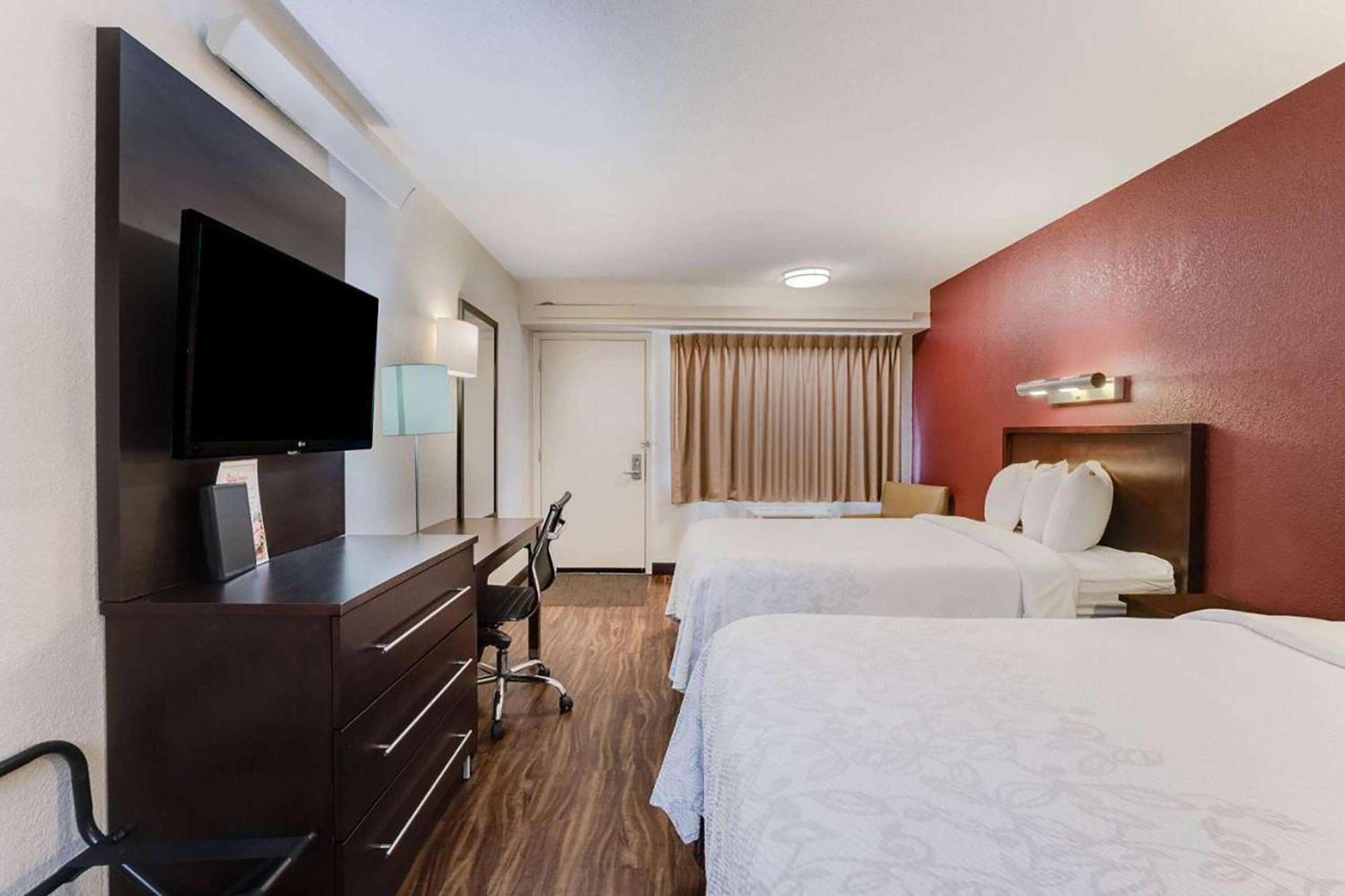 Super 8 By Wyndham Deerfield - Northbrook Otel Dış mekan fotoğraf