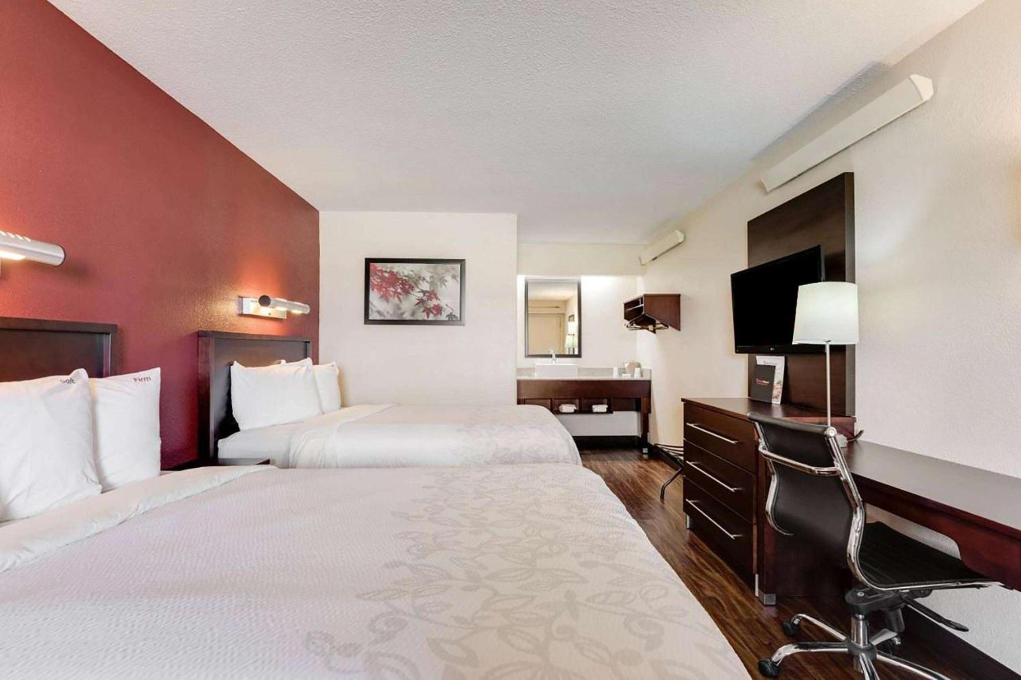 Super 8 By Wyndham Deerfield - Northbrook Otel Dış mekan fotoğraf