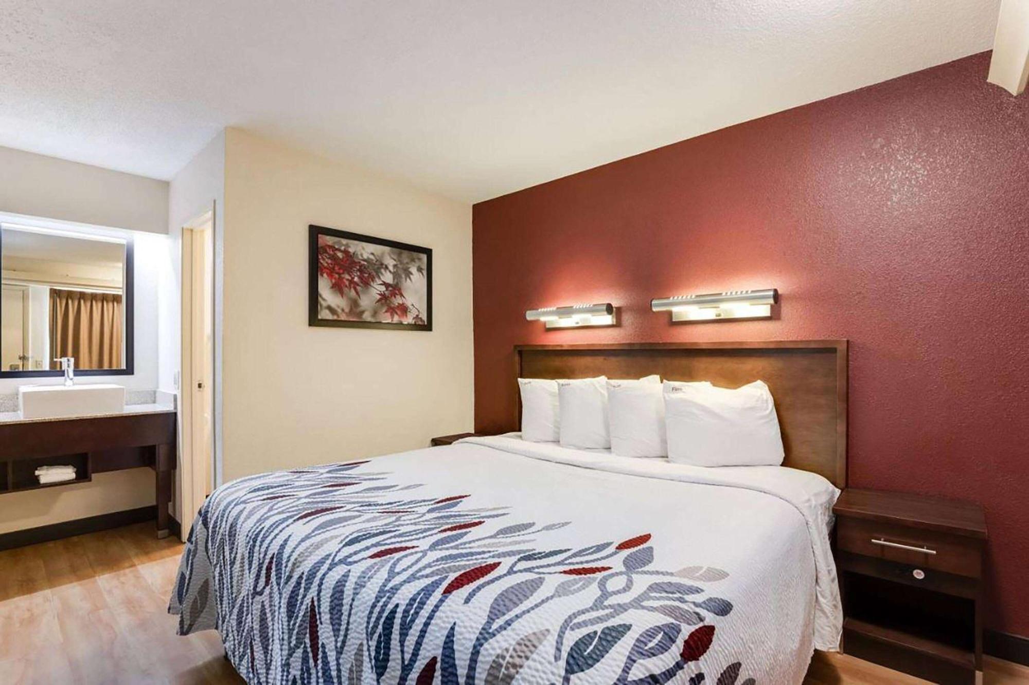 Super 8 By Wyndham Deerfield - Northbrook Otel Dış mekan fotoğraf