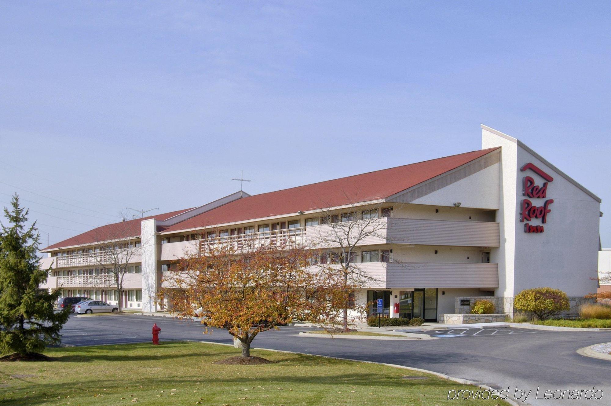 Super 8 By Wyndham Deerfield - Northbrook Otel Dış mekan fotoğraf